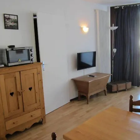 Apartment 6 Pers Au Pied Des Pistes - Balcon, Cuisine Equipee, Parking Gratuit - Fr-1-689-19